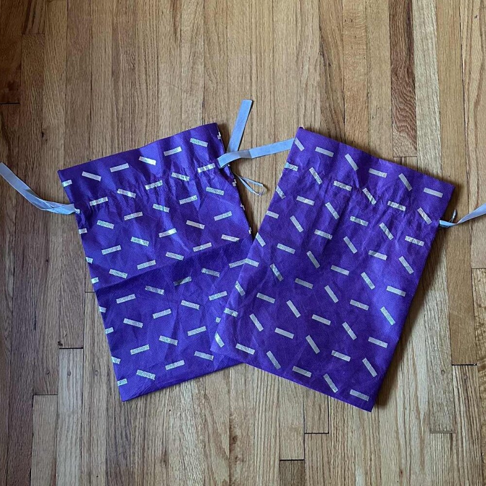 Set of 2 purple cinch/gift sacs